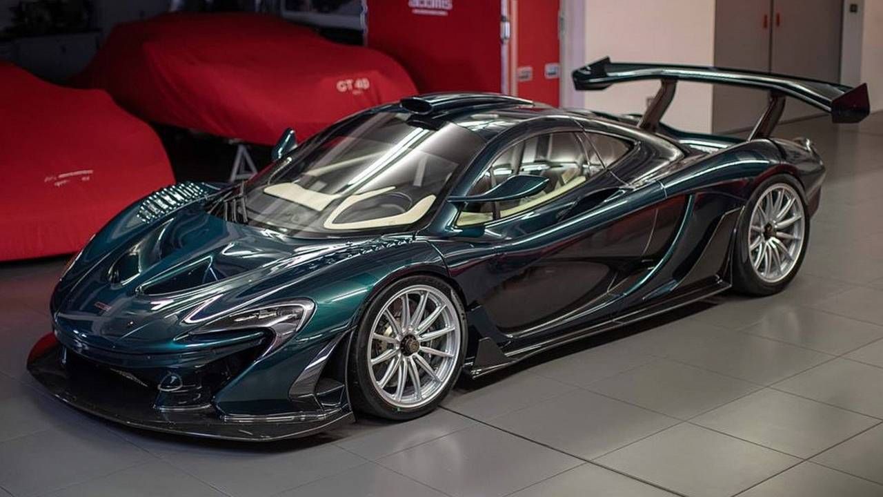Новий оригінальний суперкар McLaren P1 GT показали в русі