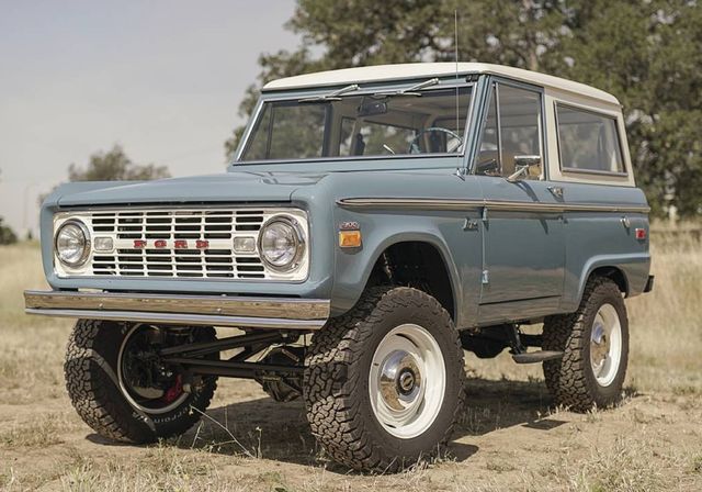 Американці побудували 'сучасний' Ford Bronco з двигуном від Mustang - фото 260016