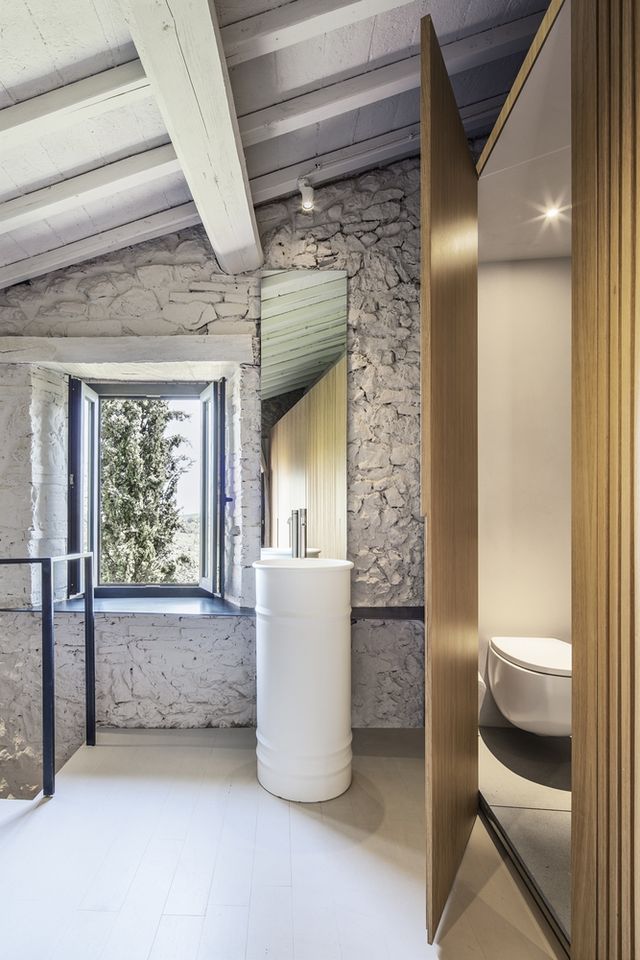 Старовинний дім в Італії отримав сучасний дизайн - фото 263474