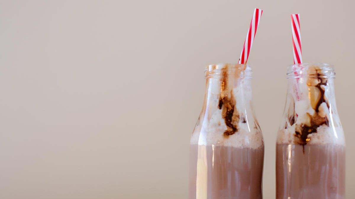 Шоколадне молоко – недорогий, смачний і доступний продукт - фото 1