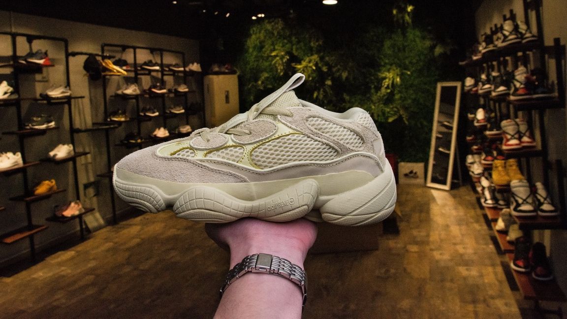 Будьте в тренді: найкращі кросівки червня для стильних чоловіків