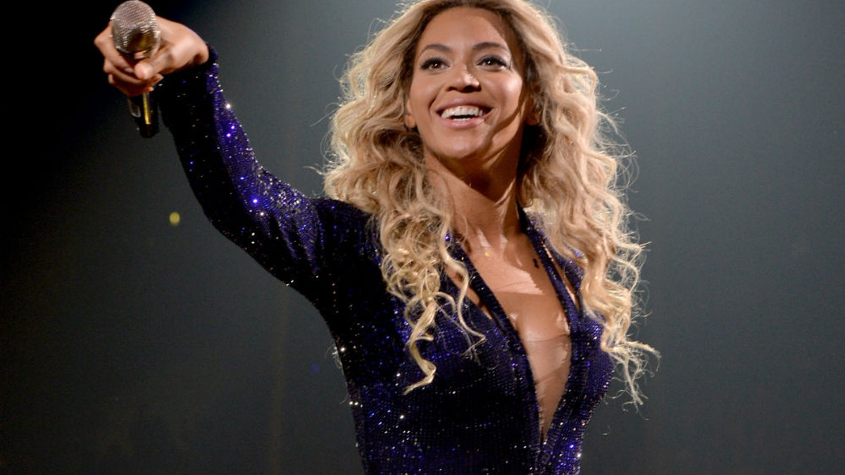 Beyonce осоромилася на сцені під час концерту - фото 1