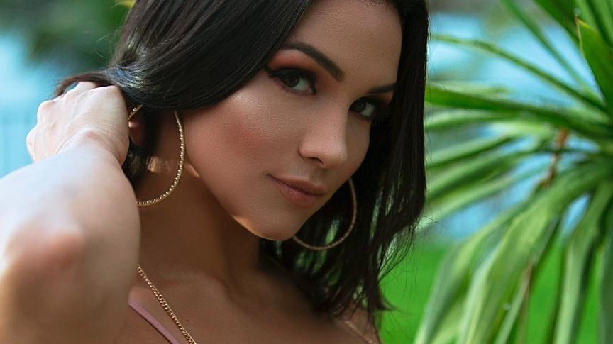 Ця модель стала знаменитою завдяки своїй фігурі