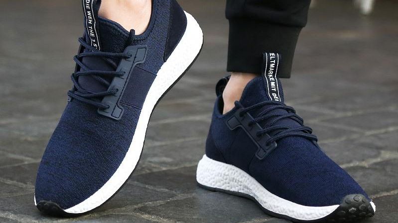 Корисні поради для тих, хто носить кросівки влітку