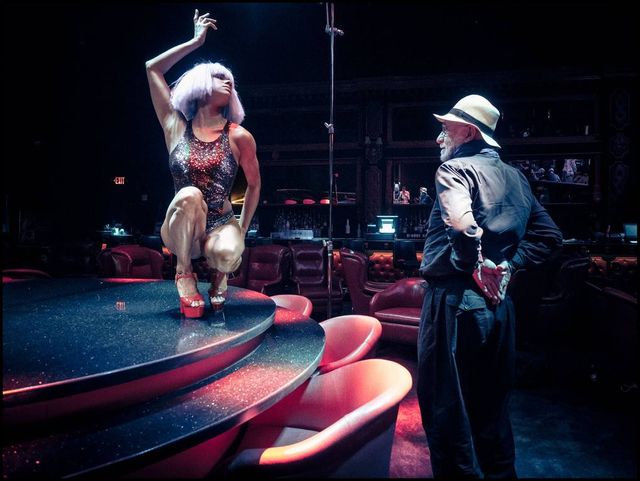 Як відбувалася зйомка календаря Pirelli 2019 з Сергієм Полуніним і Джіджі Хадід - фото 265724