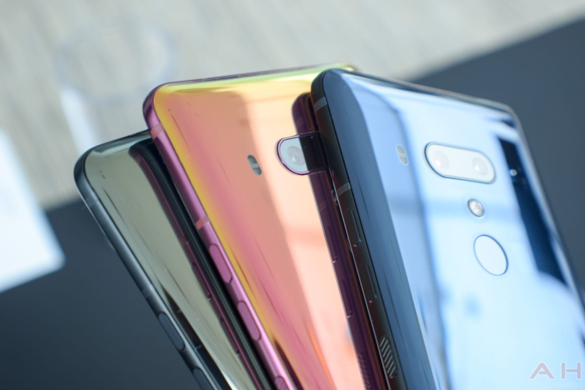 HTC U12 + видав всі свої секрети під час тесту на міцність