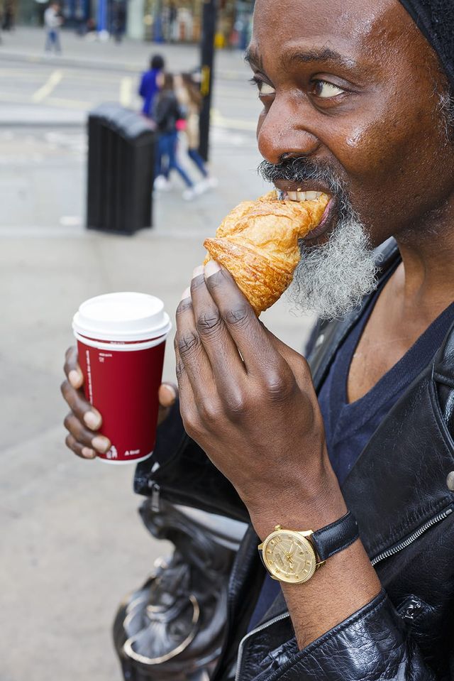 Ефектні кадри рекламної кампанії годинників Gucci - фото 264118