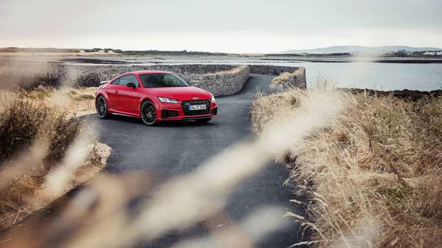 До 20-річчя моделі: Audi оновила легендарну TT - фото 263811