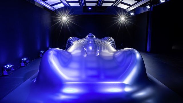 Скульптура Mercedes-Benz розповість про електричний суперкар - фото 260686