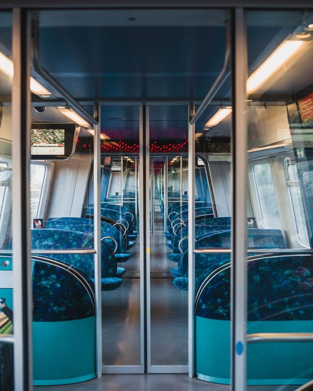 Рік з найщасливішими людьми у світі: сонячні фото - фото 259802