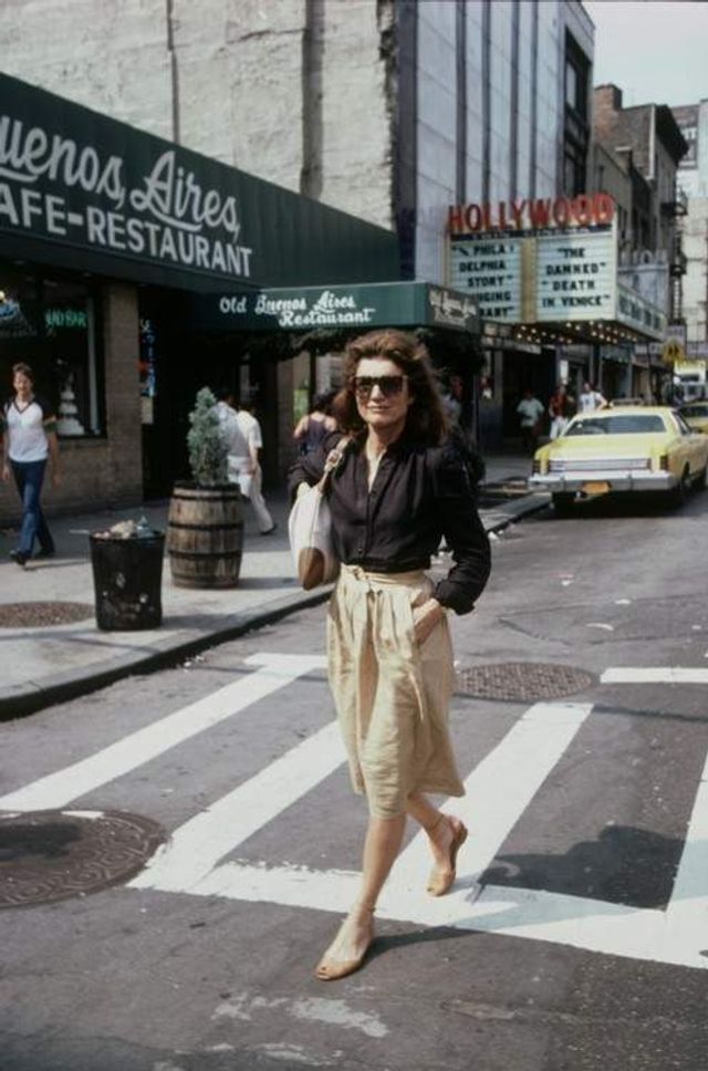 Вишуканий смак: стильні образи Джекі Кеннеді - фото 265954