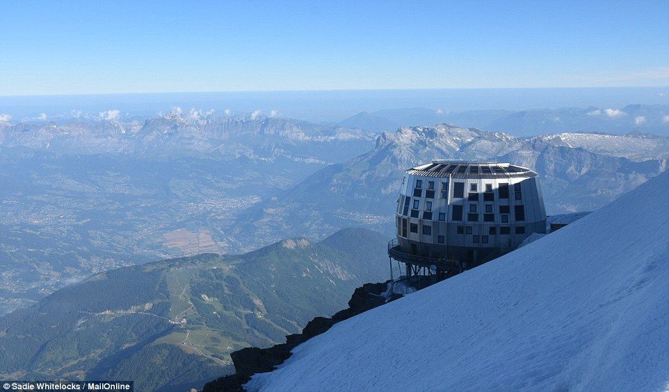 Як виглядає готель біля вершини Монблану