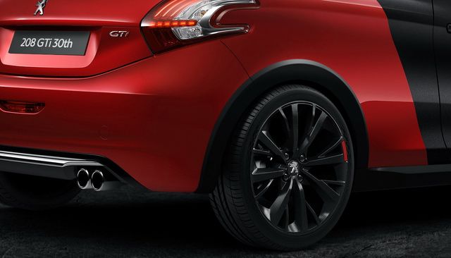 Peugeot 208 GTi стане електричним - фото 260829