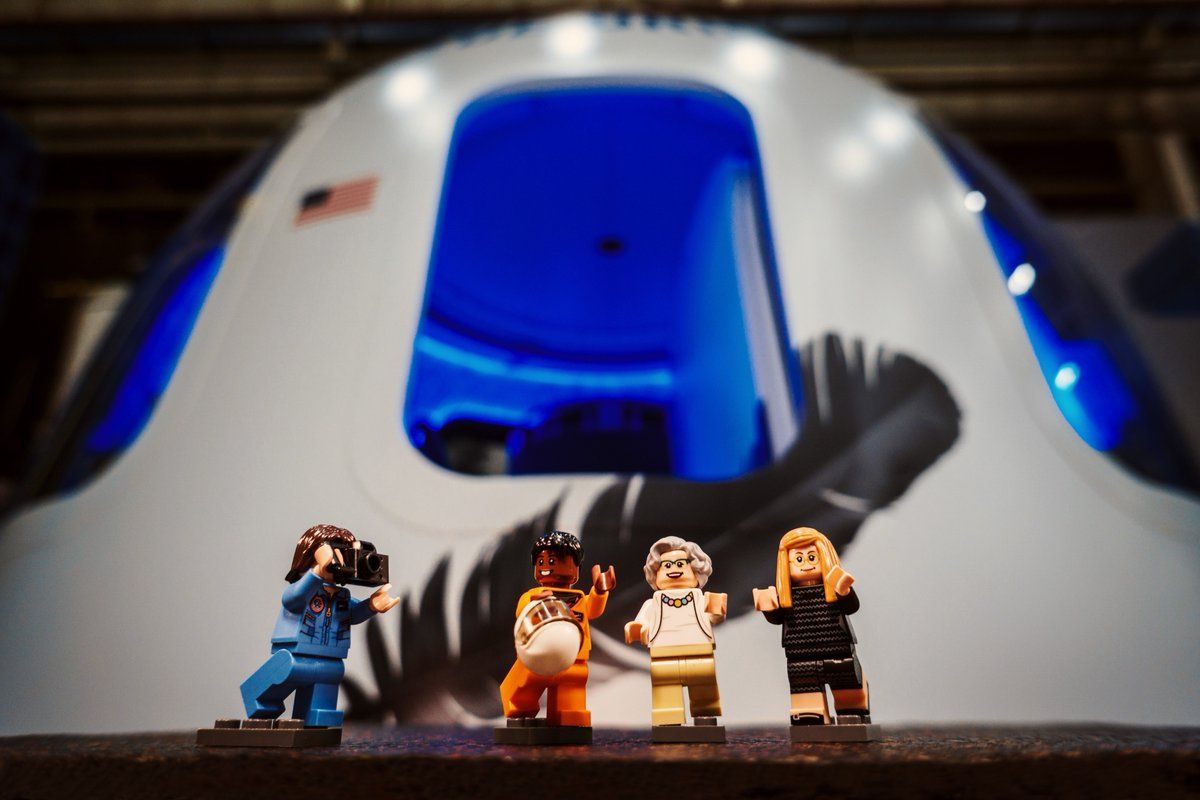 Скільки коштує космічна подорож на кораблі Blue Origin New Shepard