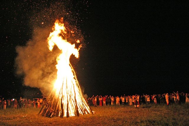 Стрибки через вогонь - фото 260239