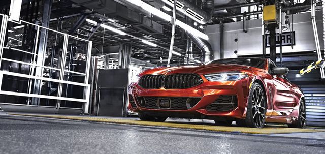 Компанія BMW запустила виробництво нового купе 8 серії - фото 260874