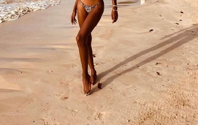 У мережі стартував новий тренд "ноги Барбі"