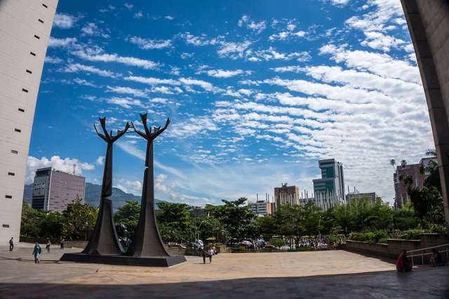 Чарівна подорож колумбійським містом Медельїн - фото 261432