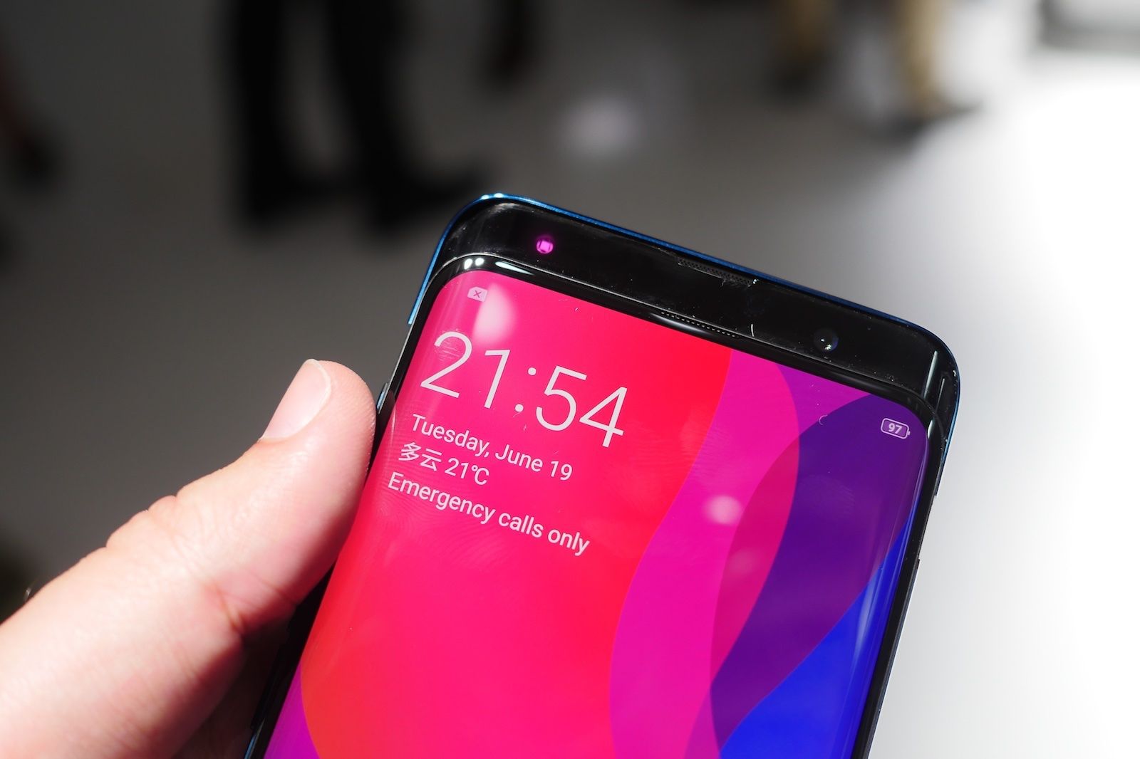 Краще не гнути: смартфон Oppo Find X провалив тест на міцність
