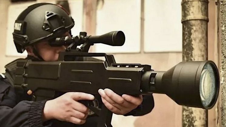 В Китаї створили автомат, що стріляє лазерним променем