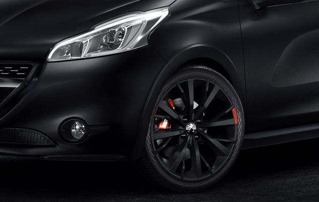 Peugeot 208 GTi стане електричним - фото 260826