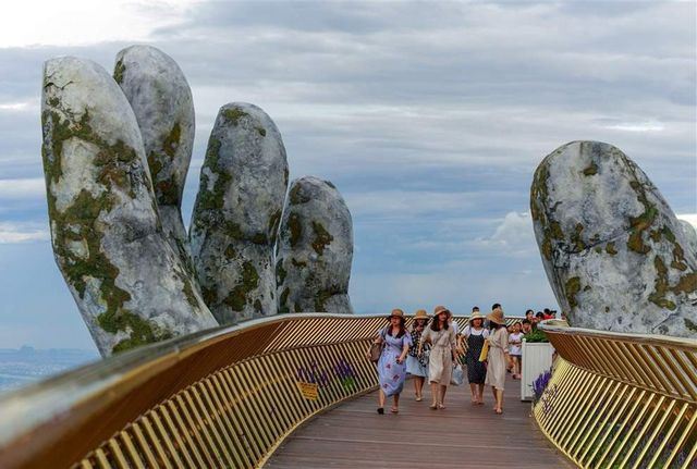 Як виглядає найбільш незвичайний міст у світі- фото 267038