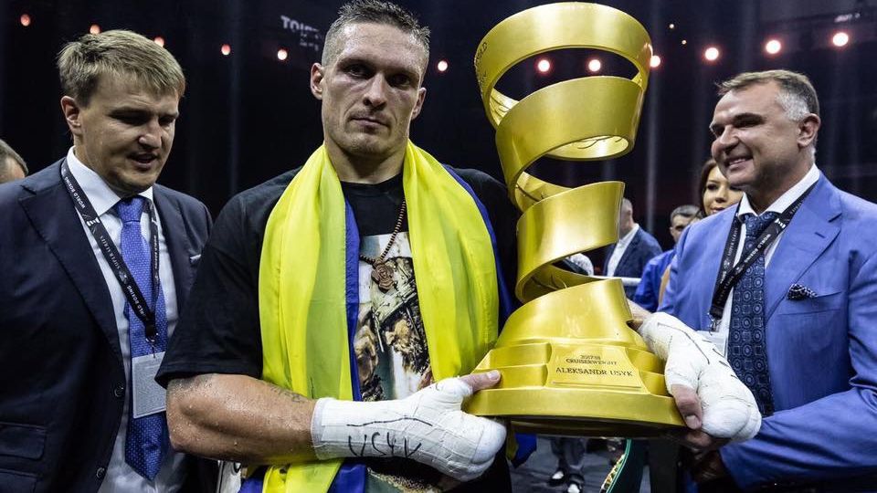 Олександр Усик переміг у WBSS і отримав 10 млн доларів - фото 1