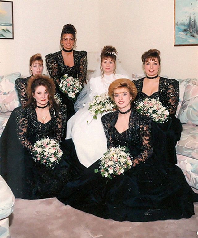 Ці сукні подруг нареченої колись були у тренді - фото 267809