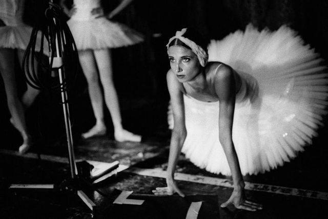 Фотограф показав життя балерин за лаштунками- фото 273094