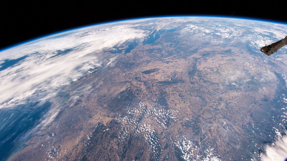 Шокуюче: як виглядає Європа з космосу - фото 1