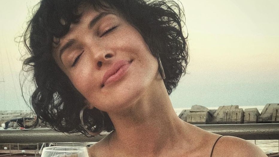 Гаряча Астаф'єва знялася у блискучому купальнику