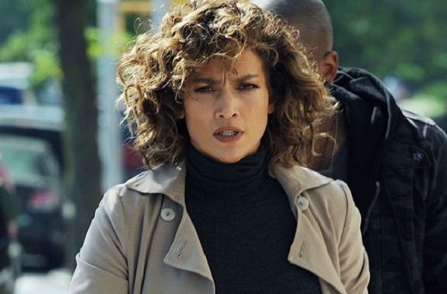 Дженніфер Лопес продає свій одяг по 25 доларів