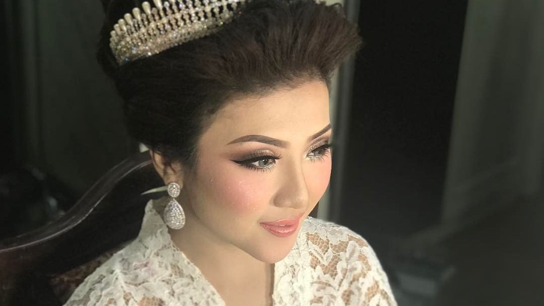 Дівчина здивувала весь світ своєю весільною сукнею