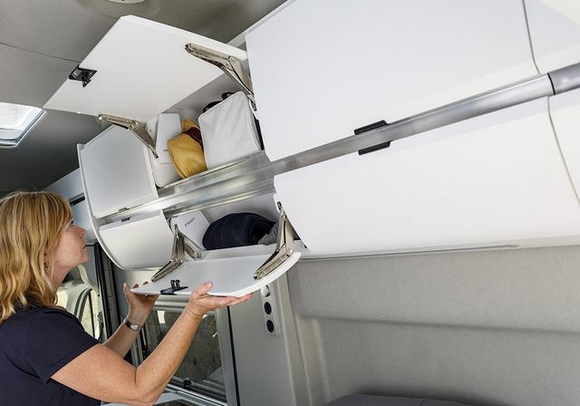 Volkswagen представив двоповерховий будинок на колесах - фото 268597