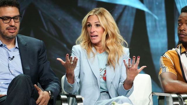 Біляве волосся зробило Робертс молодшою на кілька років - фото 266984