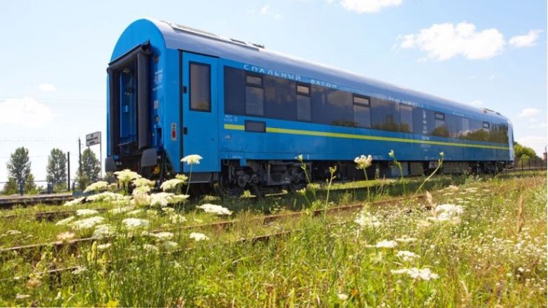 Для міжнародних перевезень замовили два вагона - фото 1