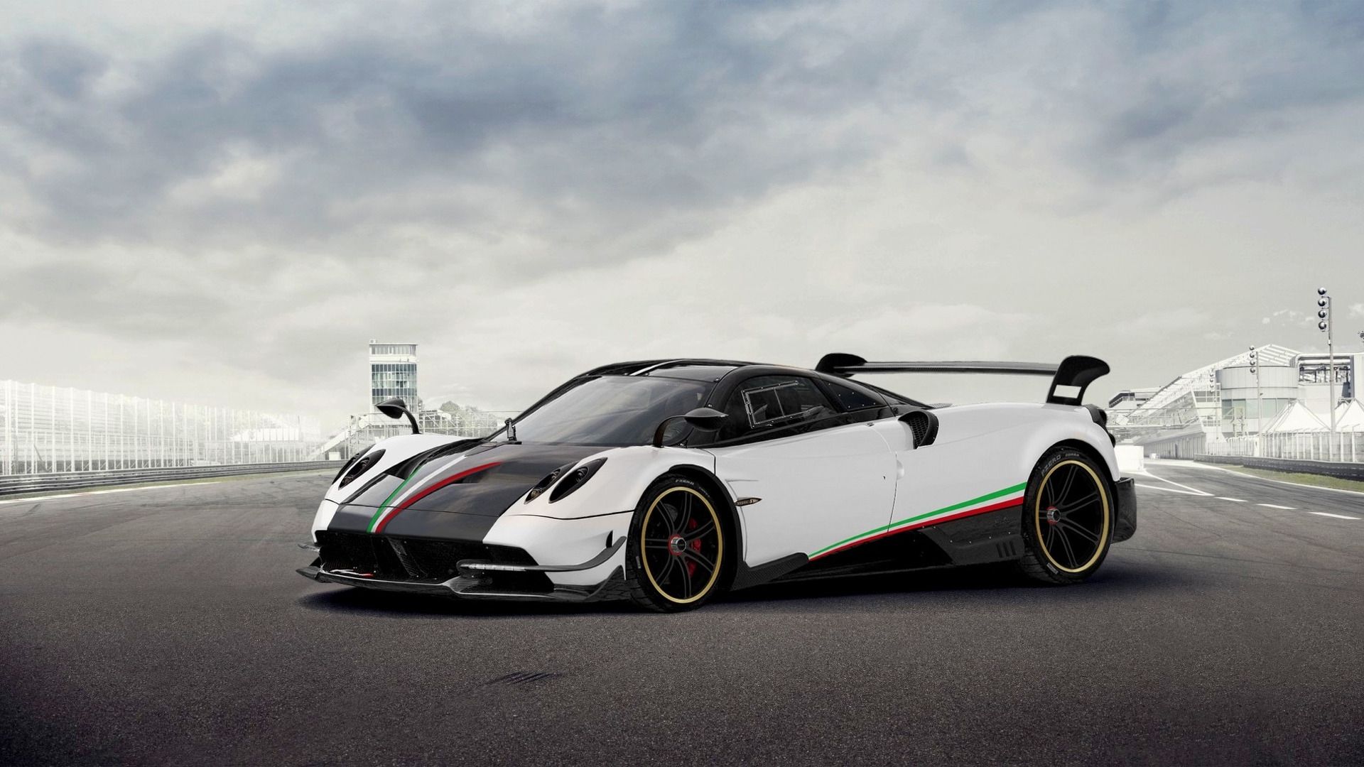 Італійці показали спеціальну модифікацію Pagani