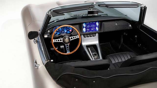 Jaguar планує випускати електромобіль на базі E-Type - фото 271922