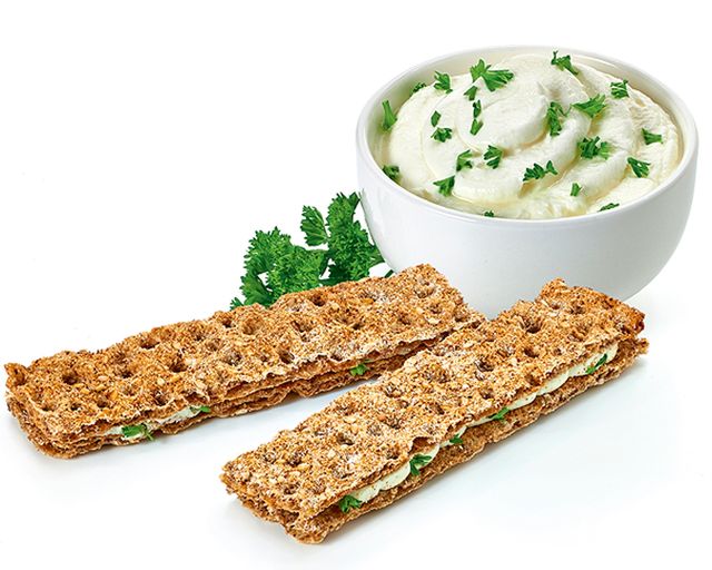 Краще їсти хлібці, поєднуючи їх з деякою кількістю жиру і білка - фото 268953