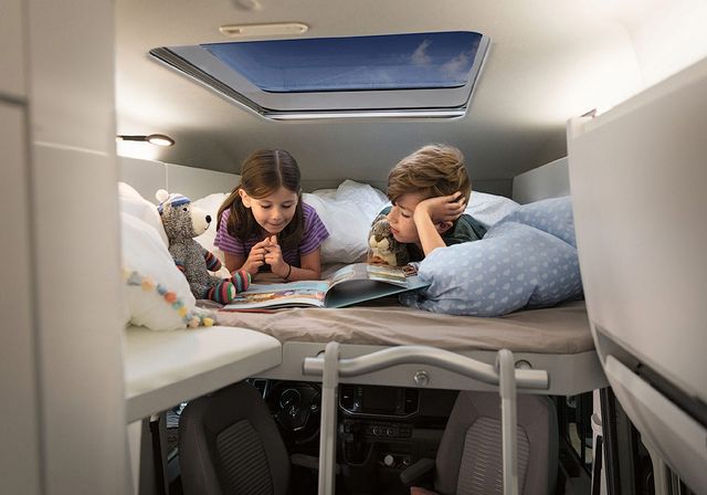 Volkswagen представив двоповерховий будинок на колесах - фото 268596