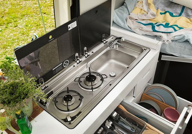 Volkswagen представив двоповерховий будинок на колесах - фото 268600