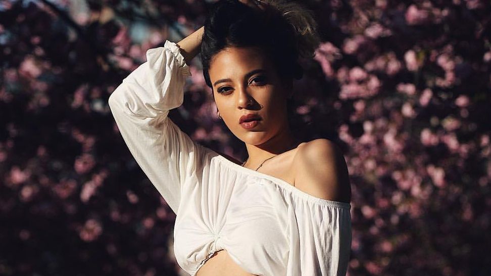 Принизливий експеримент: модель запросила сотні чоловіків на побачення одночасно