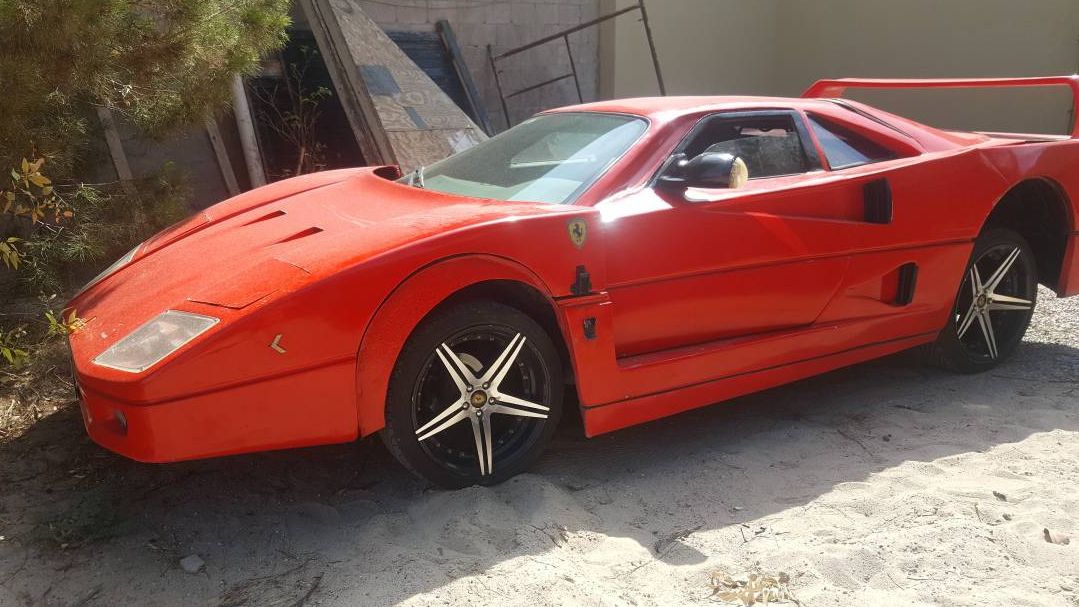 Ferrari F40 - фото 1