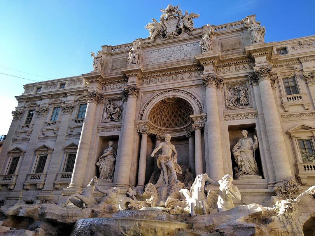 У Римі туристки побилися через місце для селфі: курйозне відео