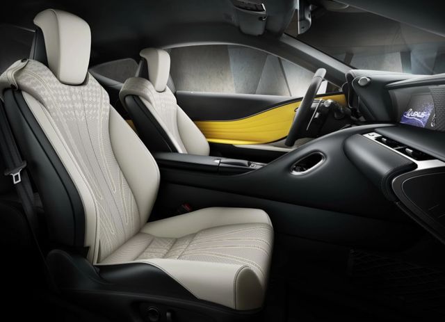 Lexus випустив особливу версію купе LC 500 - фото 267374