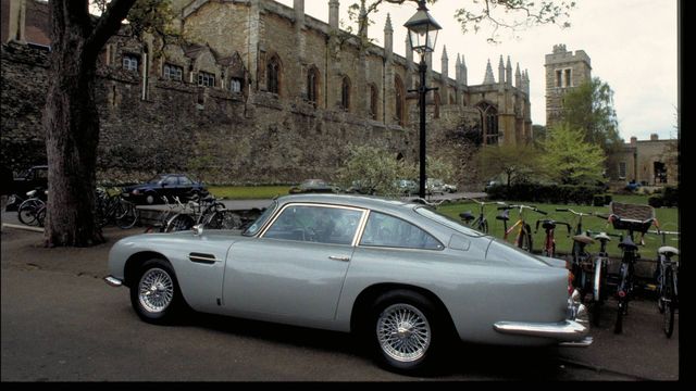 Aston Martin випустить 25 'шпигунських' DB5 - фото 271199