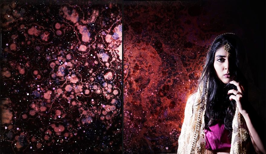 Художниця малює космічні картини, від яких важко відвести погляд