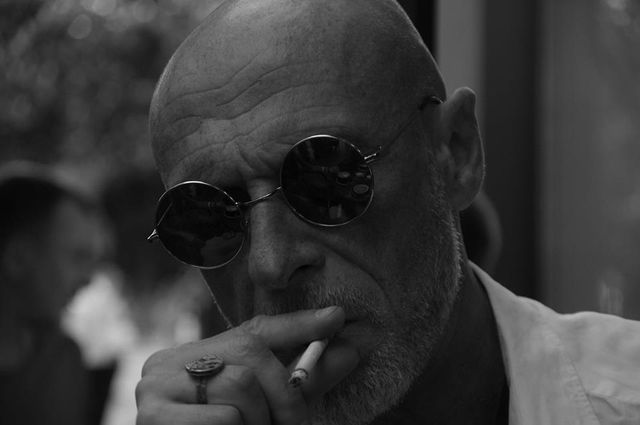 Поет, закоханий у жінку та музику - фото 270362