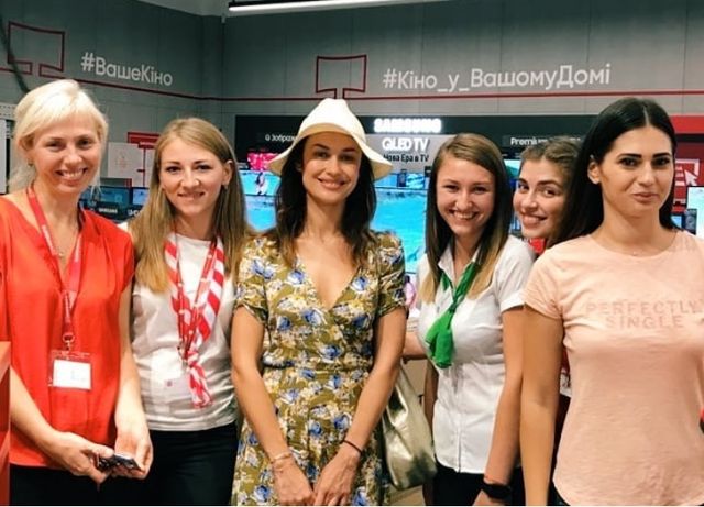 Ольга Куриленко у Бердянську - фото 273153