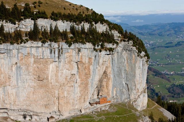 Готель з обкладинки National Geographic шукає нового господаря - фото 273044